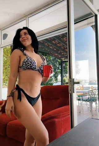 3. Atractiva Brenda Zambrano Con Seductores Sujetador De Bikini