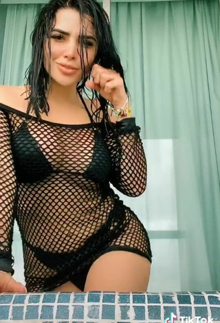 3. Sexy Dania Méndez Con Vestido Negro